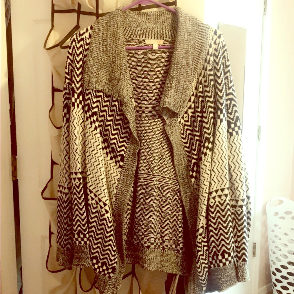 Gianni Bini Black and white sweater